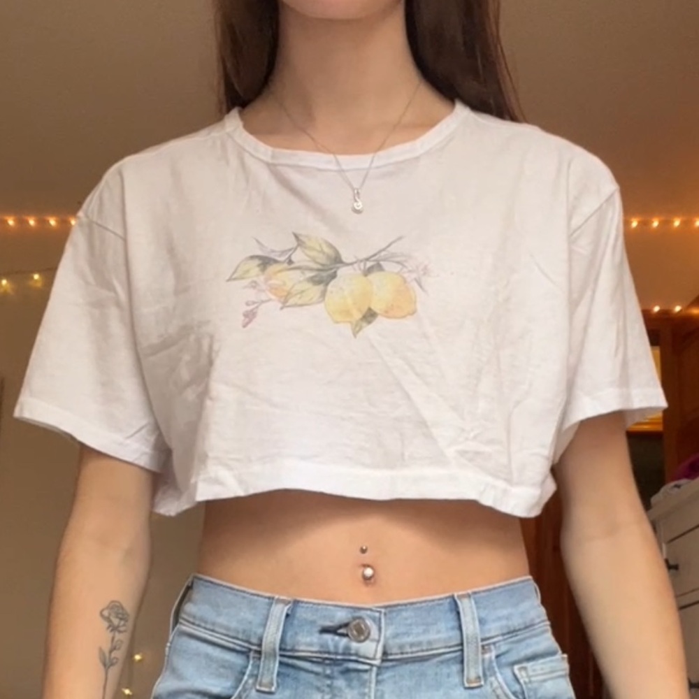 Aeropostale White Lemon Graphic Crop Top